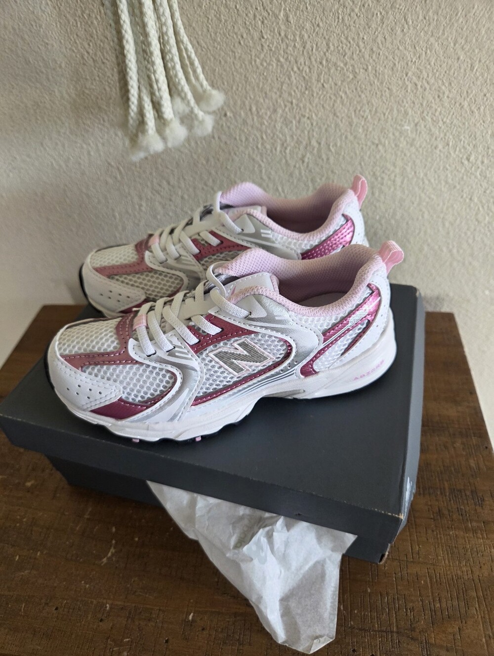 New Balance Girls Pink Preschool 530 Size 12 NWT - Picture 3 of 8